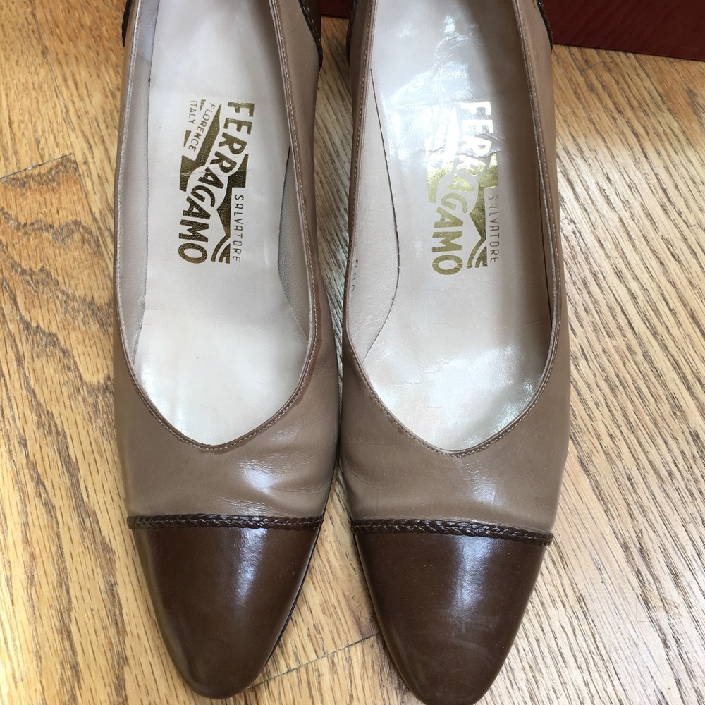 Vintage Ferragamo Patent Leather Pumps 7.5 AAA